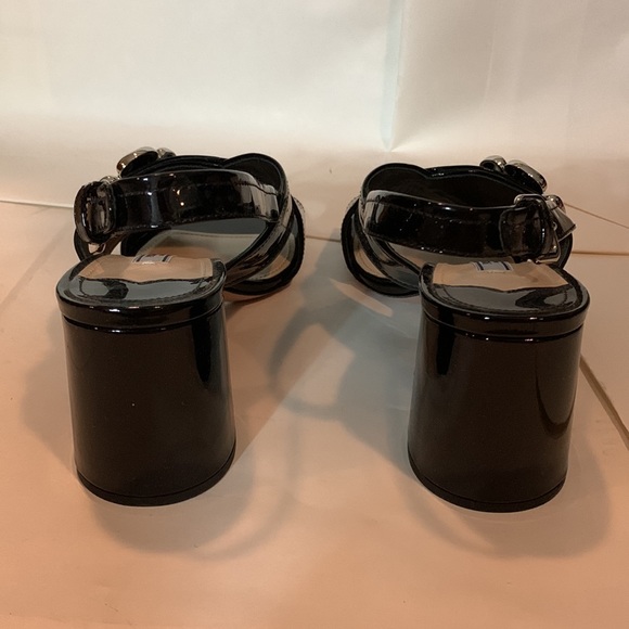 Authentic Prada black with flower sandals - Picture 5 of 7